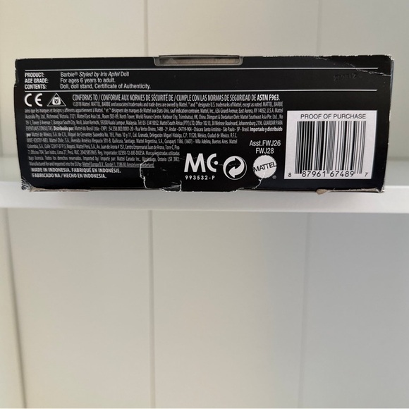 Barbie Signature Styled by Iris Apfel Doll - Blue and Gold - Picture 3 of 10